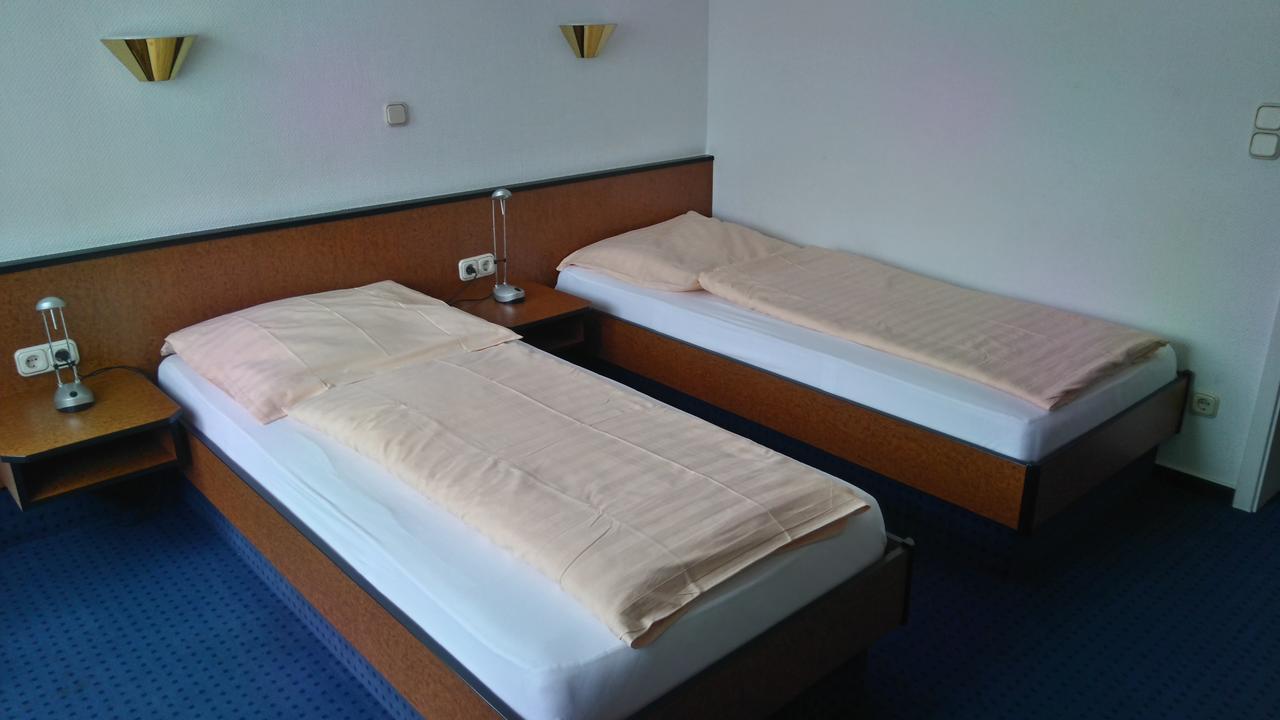 Hotel Loewensteiner Hof Haus Am Neuplatz Вертгайм Екстер'єр фото